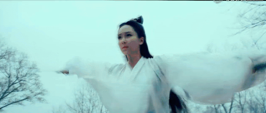 预告片中,饰演少年林惊羽的王俊凯和饰演少年张小凡的王源,在经历屠村