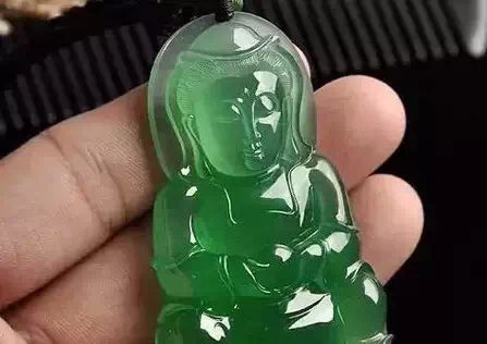 "男戴观音女戴佛"的意思是