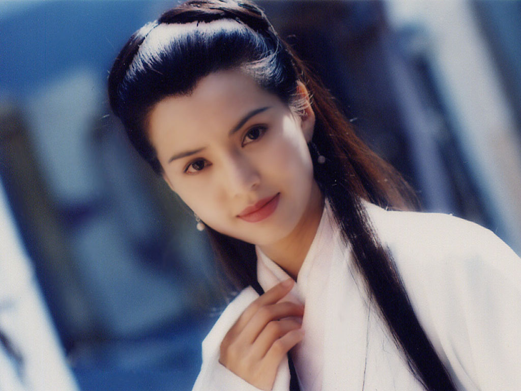 说起李若彤,就想起她扮演的经典"小龙女",也在诸多电视剧中扮演一些