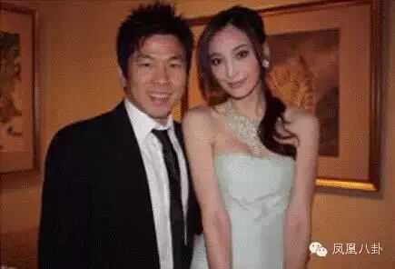 19岁出道,4恋富豪,怀二胎后富豪男友仍未娶……“嫁豪门”是吴佩慈心里迈不过去的那道坎?-怀孕期