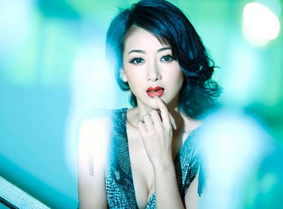 陈紫函:不争的美女,影帝老公张家辉曾担忧配不上,现在...