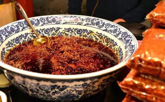陕西关中:油泼辣子一道菜水果蘸酱油你认为是黑暗料理吗?