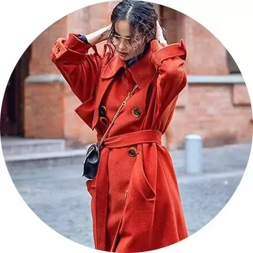 Baby抱娃返港被拍,小海绵妥妥的迷你版黄晓明~