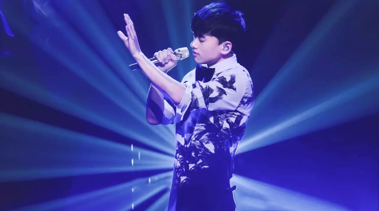 【新闻】张杰火热备战巡演“我想”为考生加油