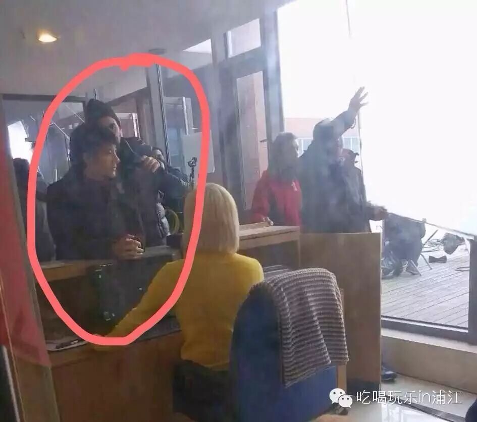 上头条|王力宏今上午出现在华桥城幸福港湾拍电影,大浦江...