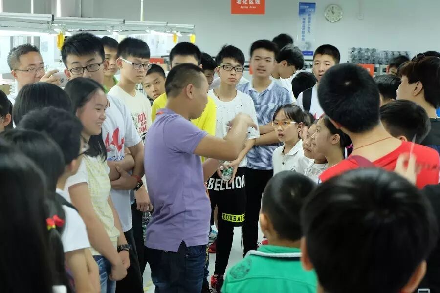 “廣外外?？萍夹?rdquo;走進安果無人機 