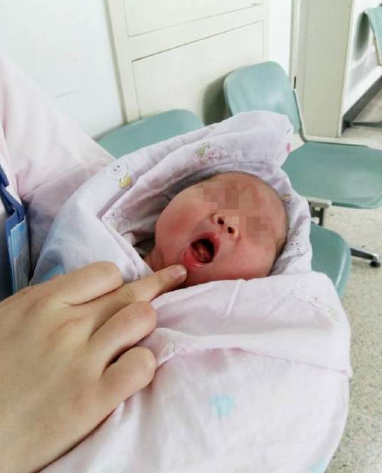 扬州宝宝出生就有牙齿,吓得医生忙拔掉!提醒准爸妈:怀孕时,这事别多做…-怀孕期