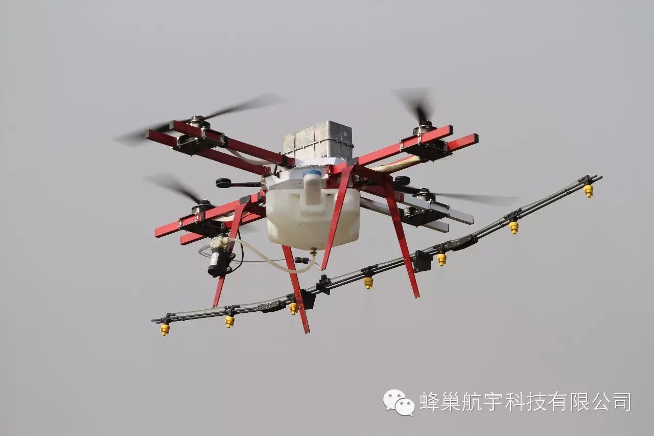 蜂巢無人機(jī)植保作業(yè)演示 