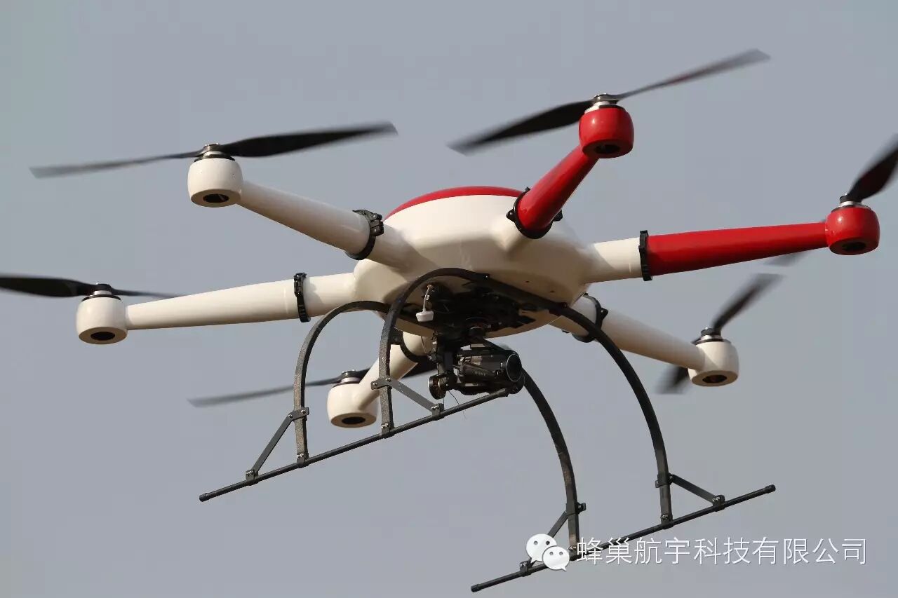 蜂巢無人機(jī)植保作業(yè)演示 