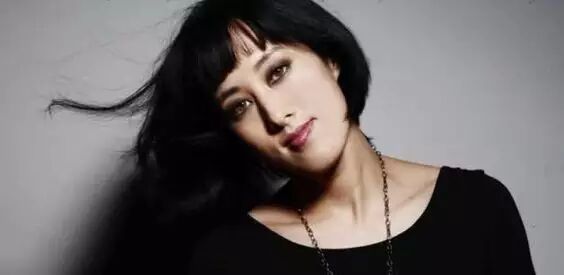 她放弃硅谷的工作成为了一名唱作人  The Double Life