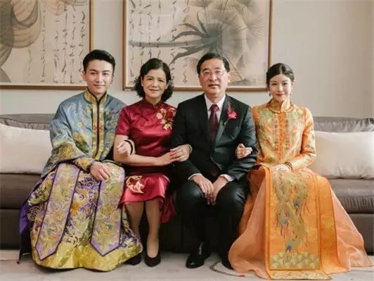 陈晓陈妍希中式结婚礼服照 婚礼现场照