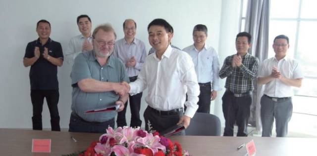 不输德国同行，北平机床九轴五联动刀具磨床超出你的想象！