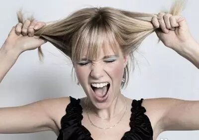 温州15岁少女患怪病，一写作业就忍不住拔头发！原来有种心病叫“拔毛癖”！