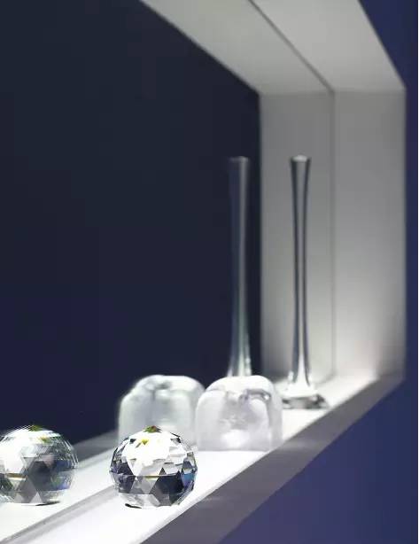 玻璃艺术画廊：用光影作画