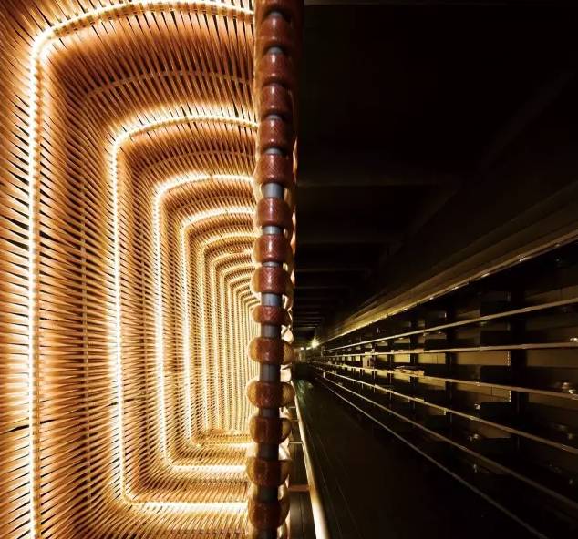 马德里艺术中心：光的戏剧性表现