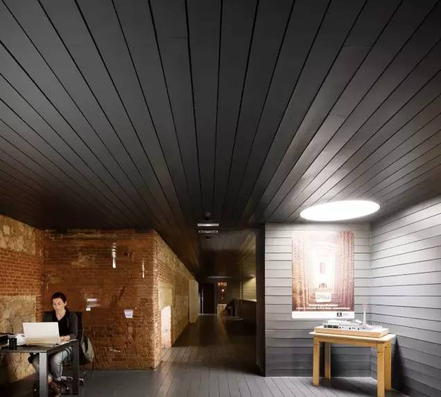 马德里艺术中心：光的戏剧性表现