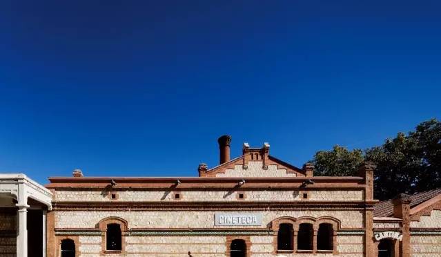 马德里艺术中心：光的戏剧性表现