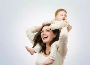 一个人就能带好宝宝，为什么要一家子？