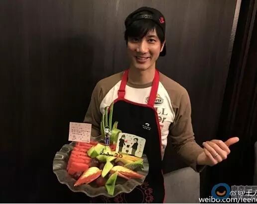 王力宏遭疯狂粉丝跟踪 称与男方是夫妻关系