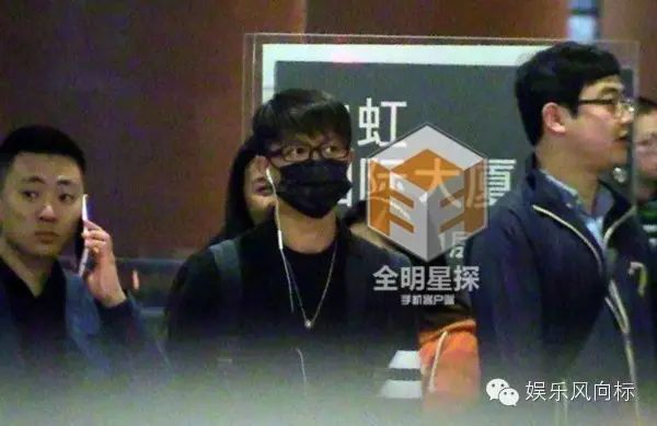 韩庚被曝与李冰玉已分手 上海约会神秘美女