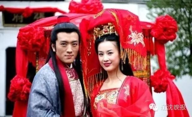 杨子黄圣依 一场从头到尾云山雾罩招人烦的倾世绝恋