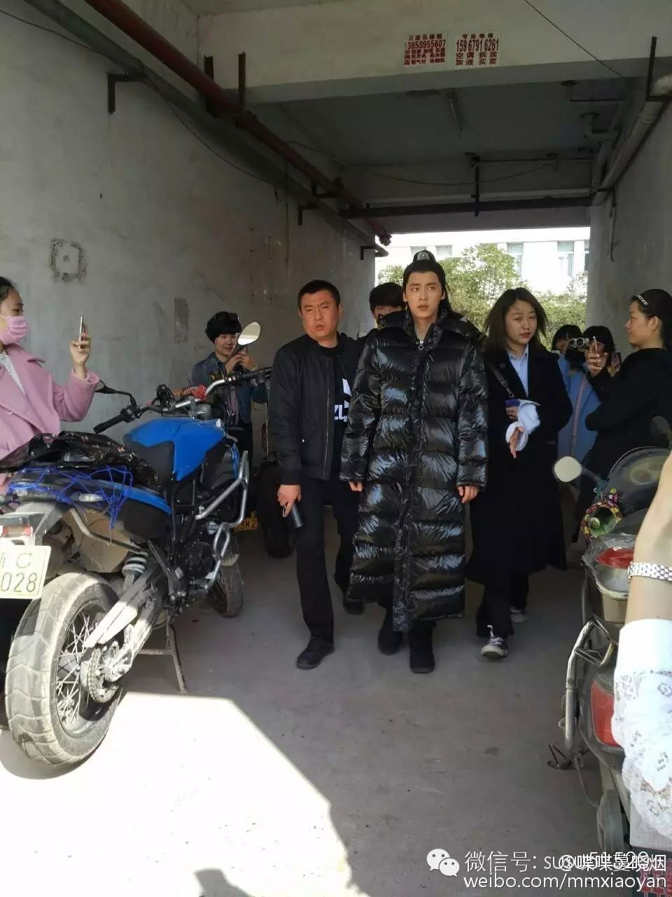 李易峰《诛仙》上班图 阳光少年长身玉立