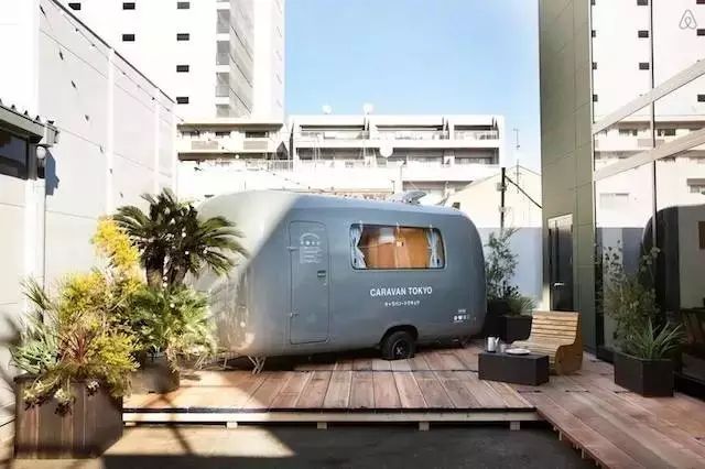 拖车旅馆现身东京 想尝试下不一样的居住体验吗？
