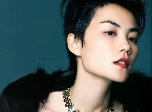 【娱乐】王菲前男友名单又多了一个叫＂梁龙＂的摇滚老炮...