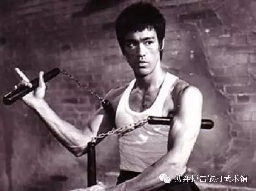 功夫传奇李小龙秀神技 嘴刁火柴用双节棍点火
