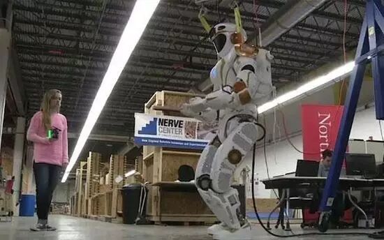 “女武神”学走路，机器人或将成为火星的首批殖民者？
