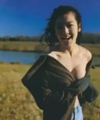 林熙蕾多次发微致敬科比 早年写真清纯可人