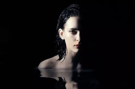 我在邵阳见到了何炅身边的女人