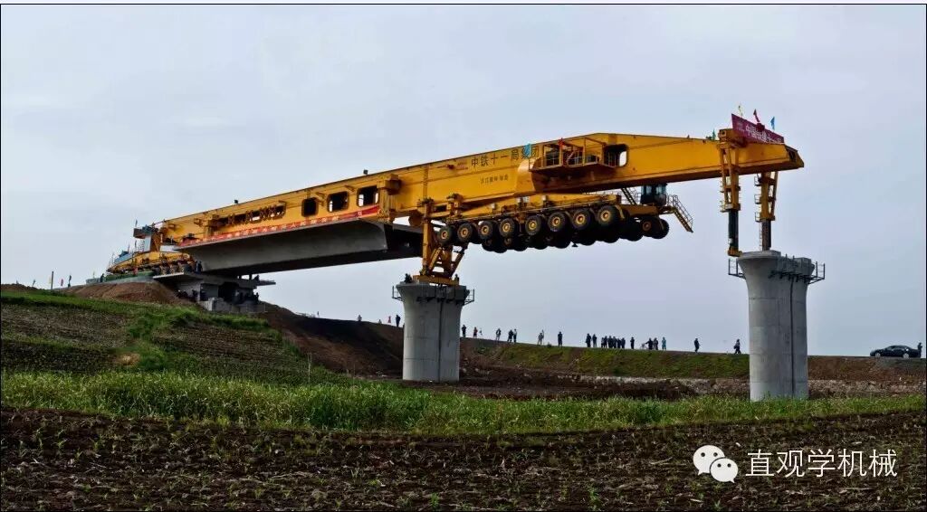 造物云头条全球居首的高铁架桥机，高空作业的大家伙在线3D营销设计 造物云