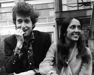 民谣老炮Bob Dylan才是撩妹高手啊,还泡过乔布斯的女神!