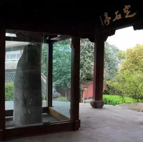 双乳峰女阴洞，中国令人脸红的10大奇观！