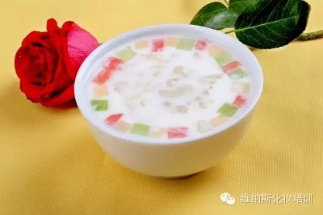 黄晓明第一个女人既不是baby也不是李菲儿~居然是~~