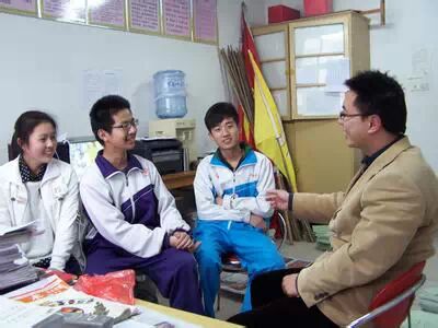 【盘点】泰安中小学校校服，堪称校园版蓝白生死恋