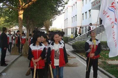 【盘点】泰安中小学校校服，堪称校园版蓝白生死恋