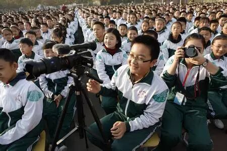 【盘点】泰安中小学校校服，堪称校园版蓝白生死恋