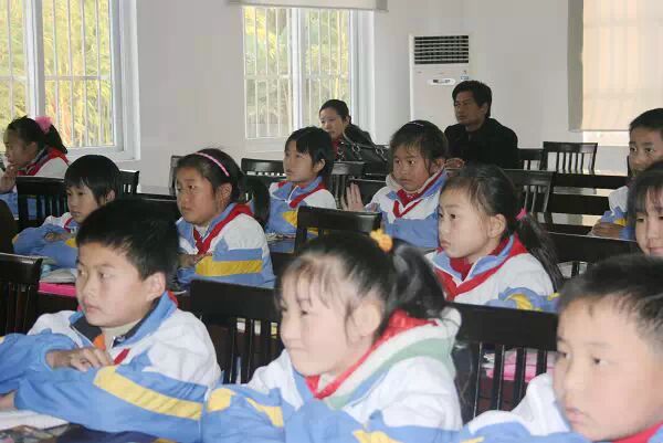 【盘点】泰安中小学校校服，堪称校园版蓝白生死恋