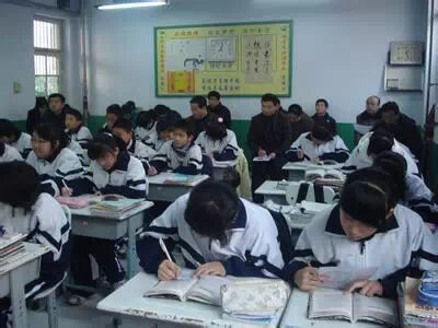 【盘点】泰安中小学校校服，堪称校园版蓝白生死恋