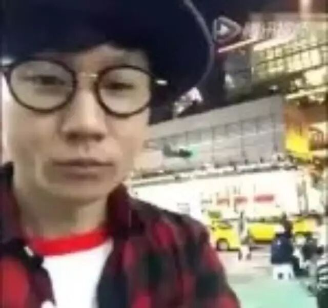 街头艺人演唱《江南》,没想到唱着唱着林俊杰竟然出现了...