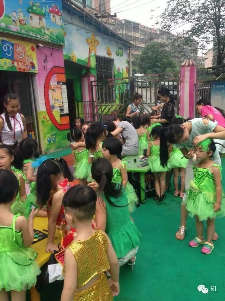 【瑞丽国际】助阵“小叮当”幼儿园毕业晚会