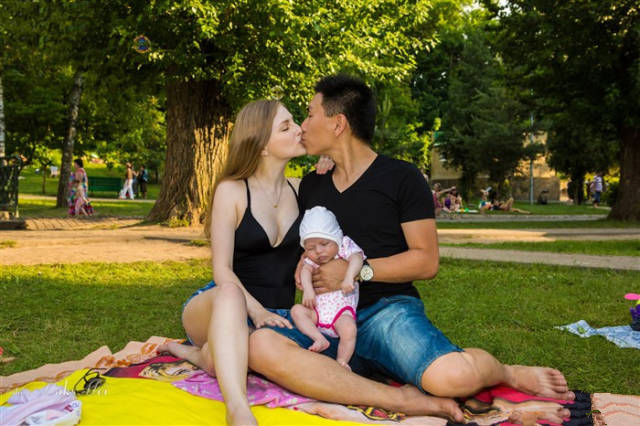 他娶了18岁乌克兰美女......想想这样的生活也是醉了！201 / 作者:红通通 / 帖子ID:106592