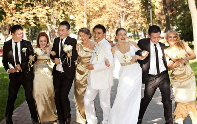 他娶了18岁乌克兰美女......想想这样的生活也是醉了！582 / 作者:红通通 / 帖子ID:106592