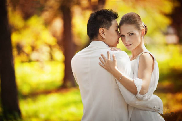 他娶了18岁乌克兰美女......想想这样的生活也是醉了！392 / 作者:红通通 / 帖子ID:106592