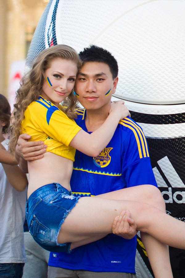 他娶了18岁乌克兰美女......想想这样的生活也是醉了！415 / 作者:红通通 / 帖子ID:106592