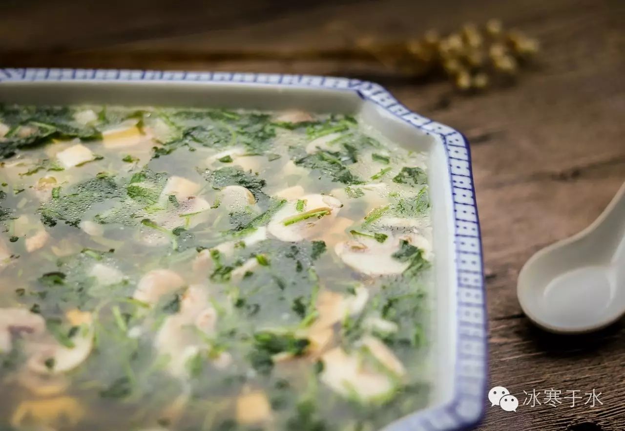 沪菜传统汤羹——荠菜肉丝豆腐羹
