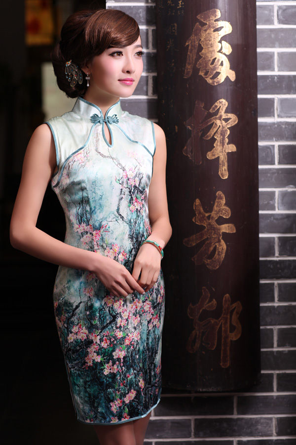 旗袍于我，永远是一种无言的诱惑