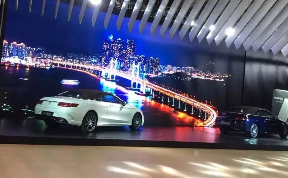 豪华车展不仅要有美女，更要有好屏！